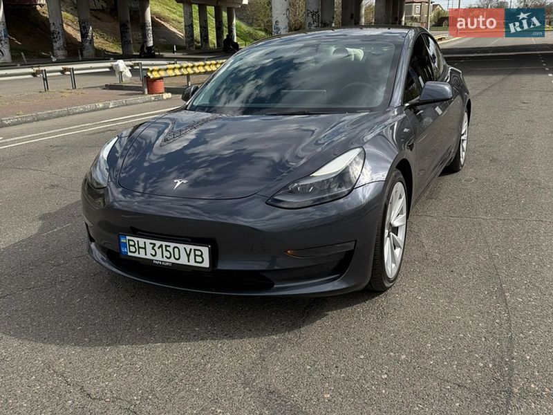 Tesla Model 3 2022