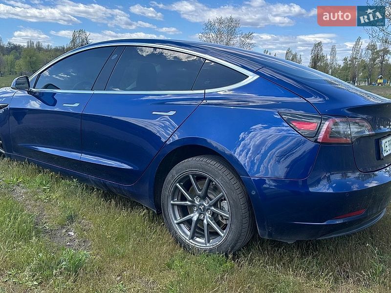 Седан Tesla Model 3 2018 в Каменском