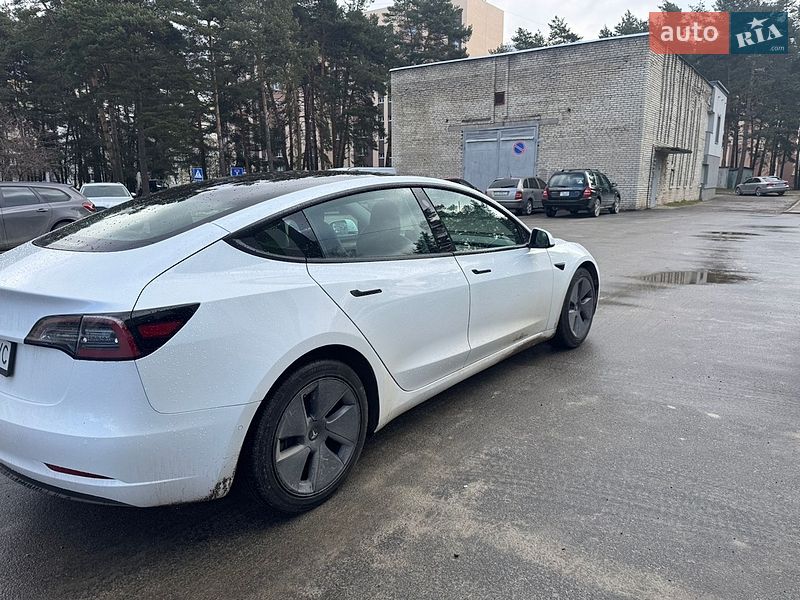 Седан Tesla Model 3 2021 в Львове