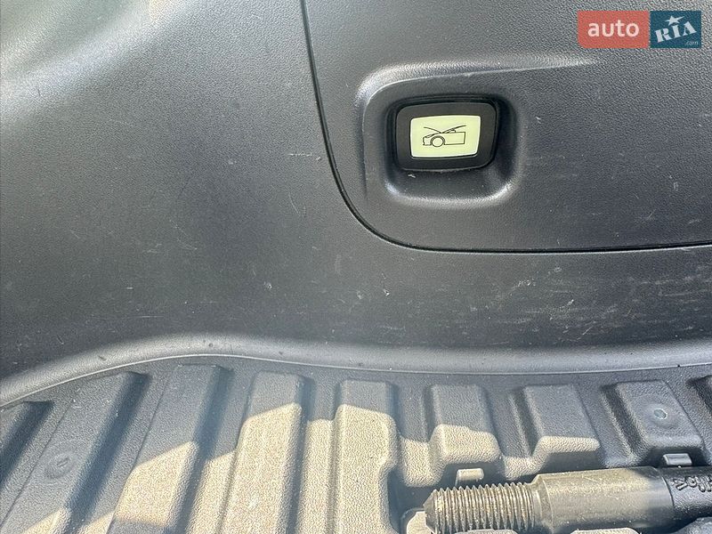 Седан Tesla Model 3 2021 в Львове