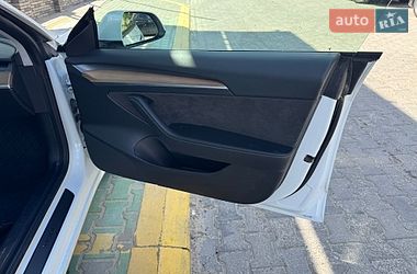 Седан Tesla Model 3 2021 в Львове