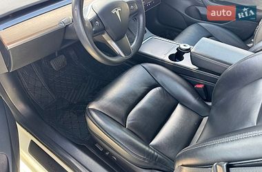 Седан Tesla Model 3 2021 в Львове