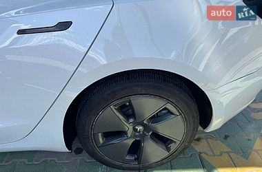 Седан Tesla Model 3 2021 в Львове