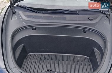 Седан Tesla Model 3 2020 в Львове