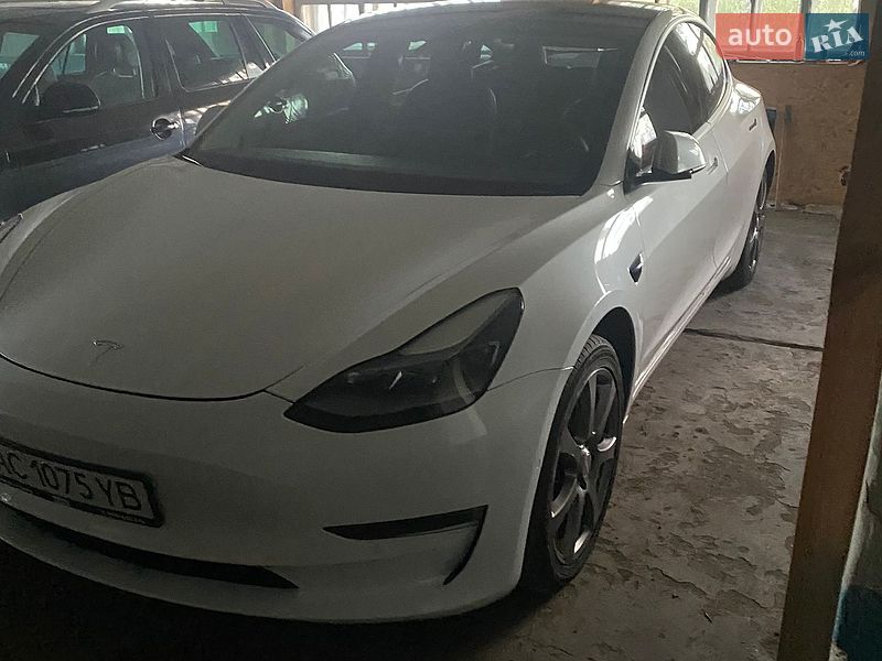 Tesla Model 3 2021