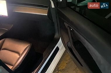 Седан Tesla Model 3 2021 в Луцке