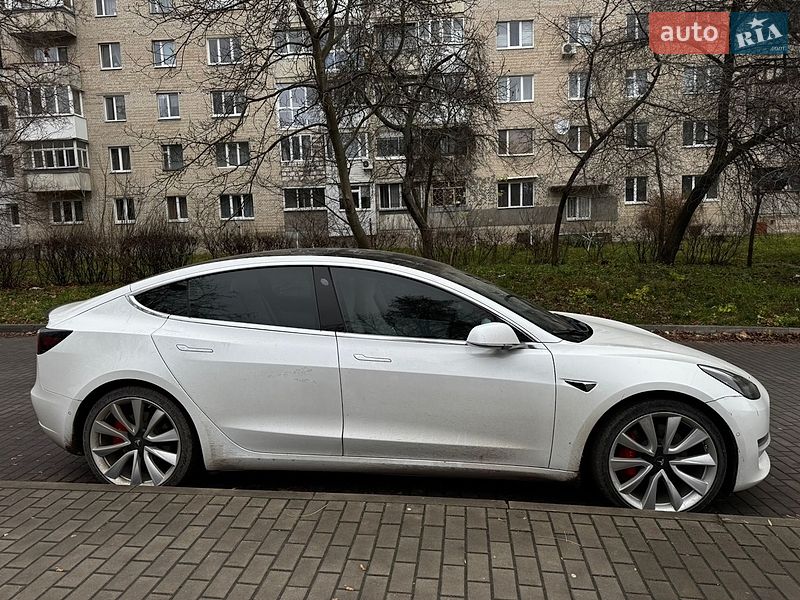 Седан Tesla Model 3 2019 в Луцьку