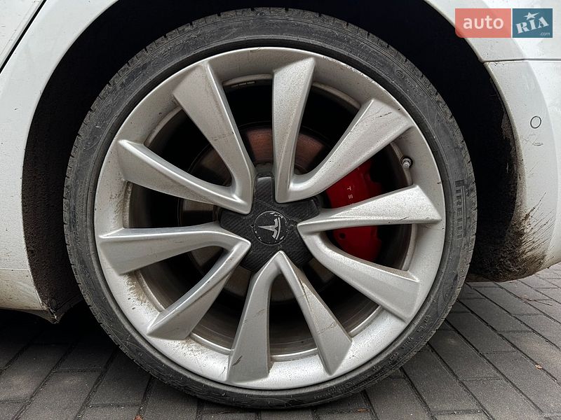 Седан Tesla Model 3 2019 в Луцьку