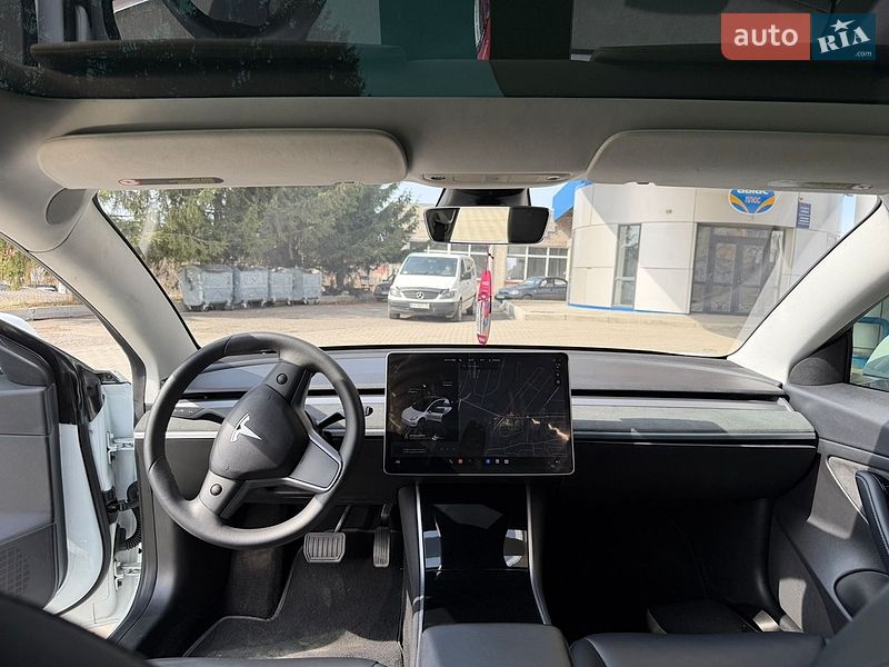 Седан Tesla Model 3 2019 в Киеве