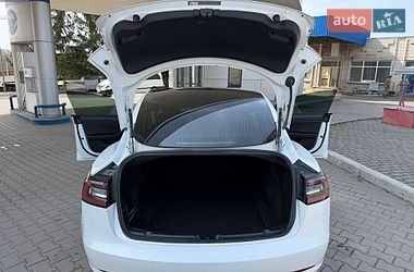 Седан Tesla Model 3 2019 в Киеве