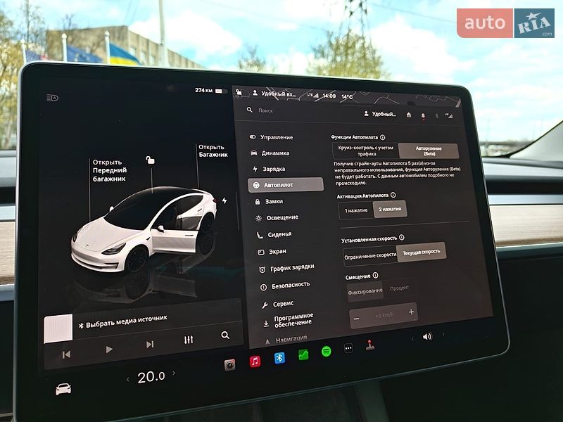 Седан Tesla Model 3 2023 в Львове