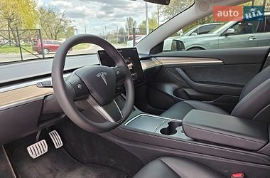 Седан Tesla Model 3 2023 в Львове