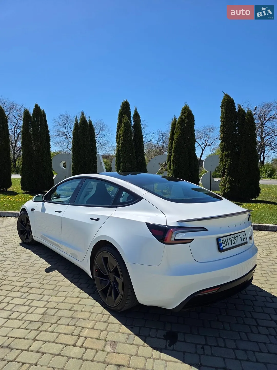 2025 Tesla Model 3 - мініатюра 4