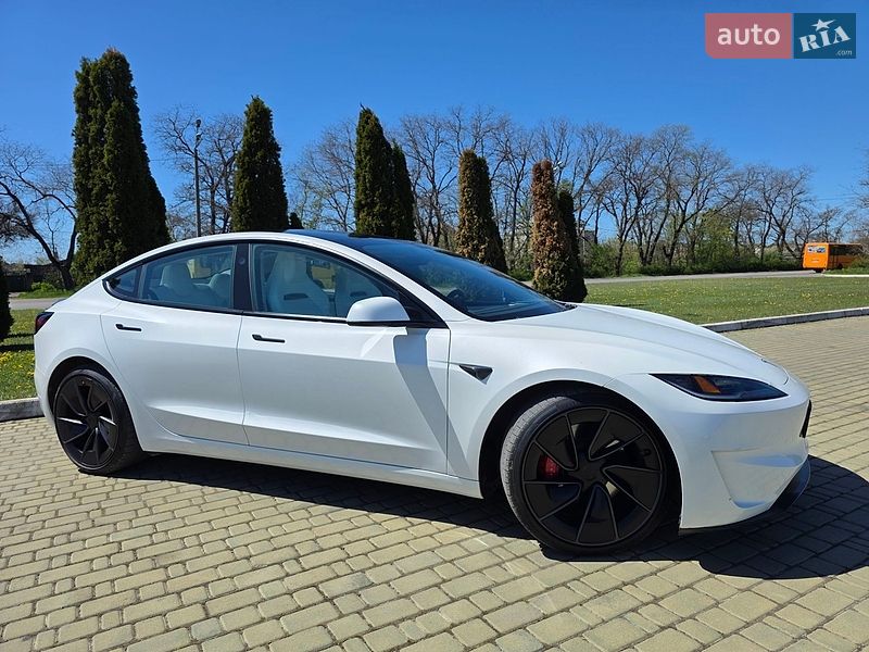Седан Tesla Model 3 2025 в Одессе