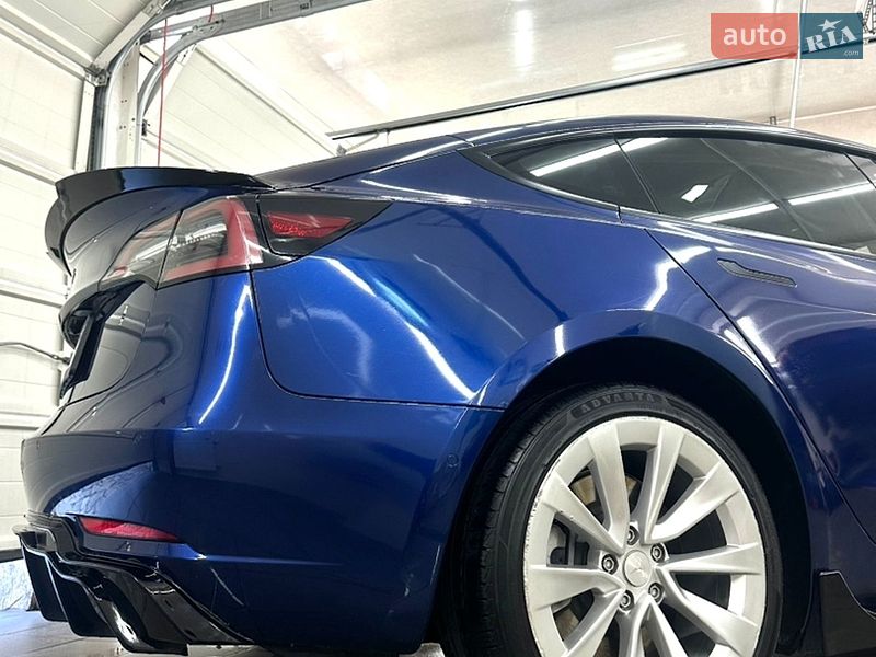 Седан Tesla Model 3 2021 в Одесі
