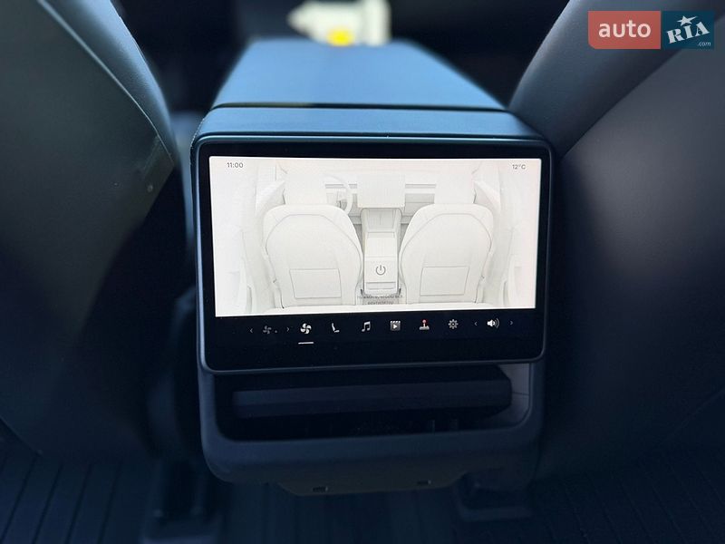 Седан Tesla Model 3 2025 в Ивано-Франковске