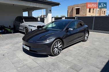 Седан Tesla Model 3 2025 в Ивано-Франковске