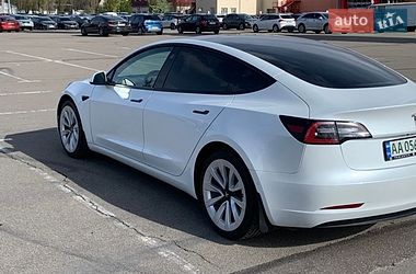 Седан Tesla Model 3 2022 в Киеве