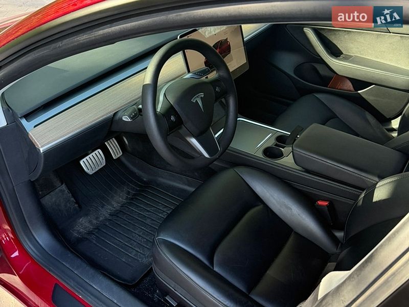 Седан Tesla Model 3 2022 в Тернополе