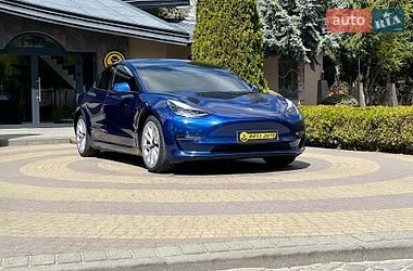 Седан Tesla Model 3 2021 в Львові