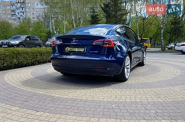 Седан Tesla Model 3 2021 в Львові