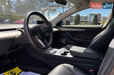 Седан Tesla Model 3 2021 в Львові