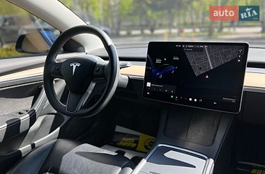 Седан Tesla Model 3 2021 в Львові