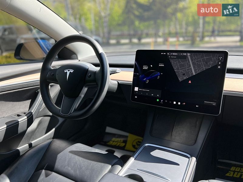 Седан Tesla Model 3 2021 в Львові