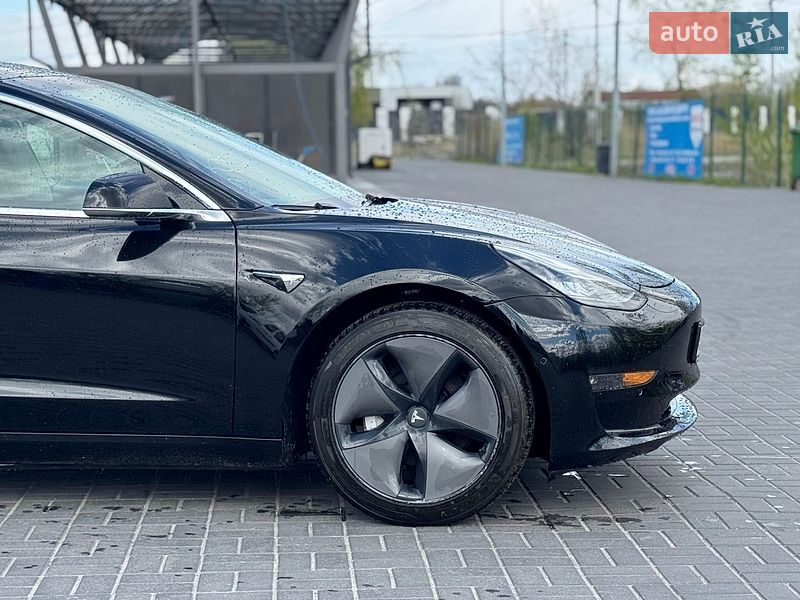 Седан Tesla Model 3 2019 в Днепре