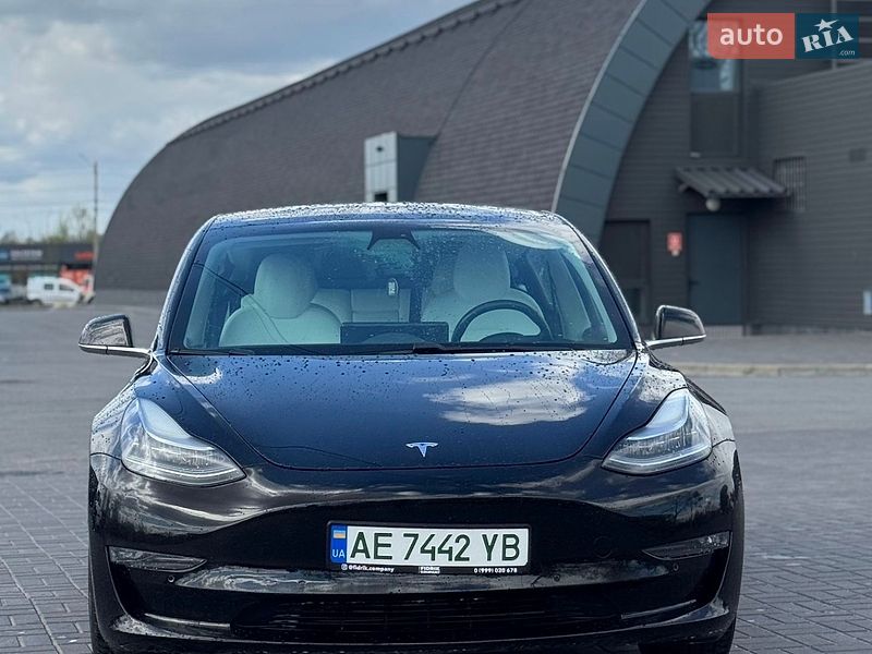 Седан Tesla Model 3 2019 в Днепре