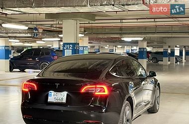 Седан Tesla Model 3 2022 в Львове