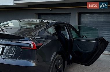 Седан Tesla Model 3 2024 в Львове