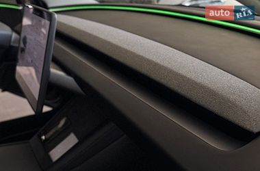 Седан Tesla Model 3 2024 в Львове