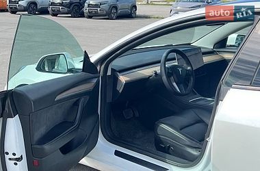 Седан Tesla Model 3 2021 в Львове
