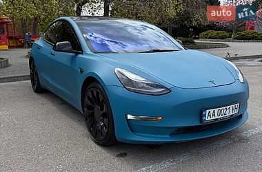 Седан Tesla Model 3 2022 в Днепре