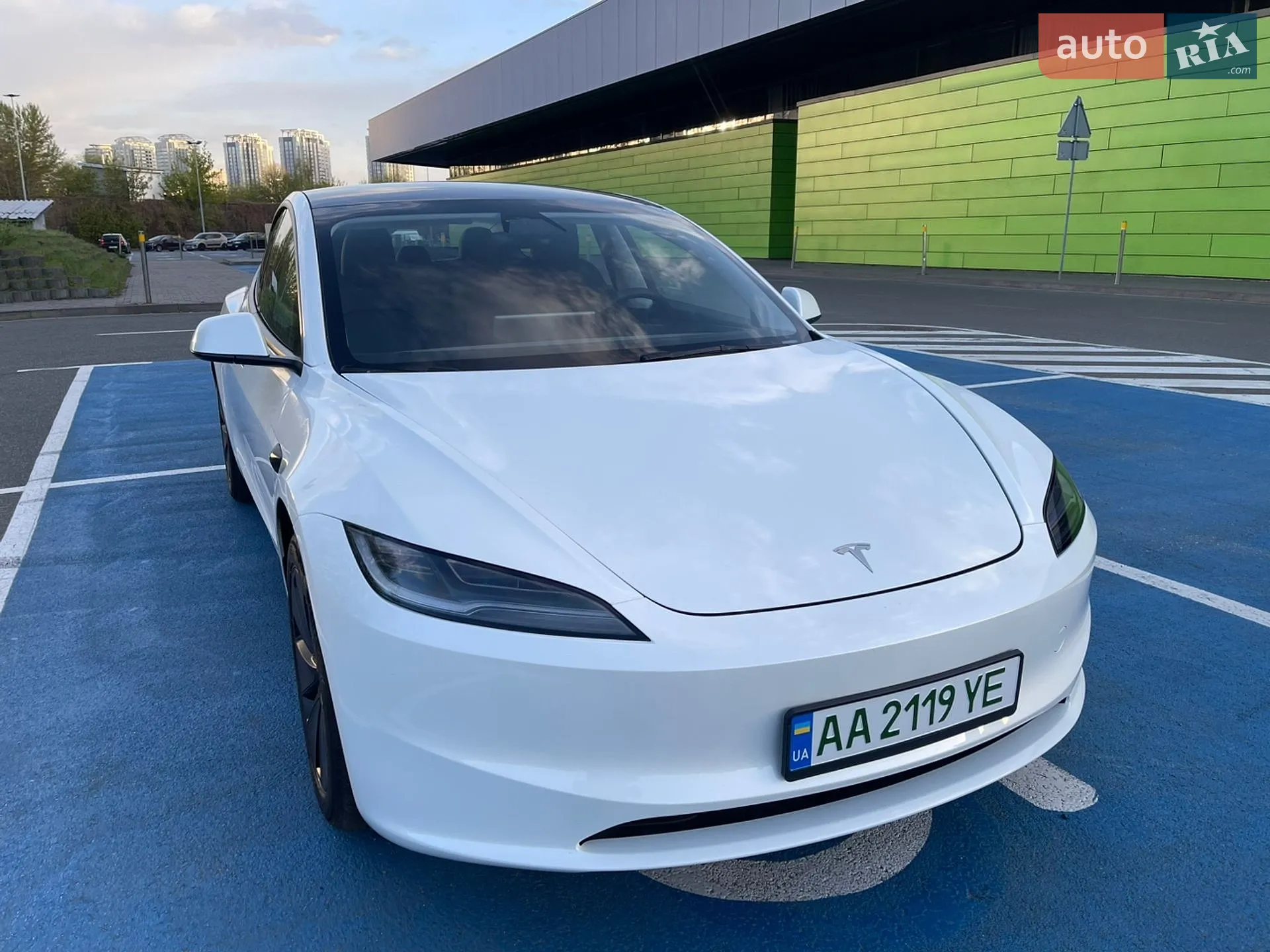 2024 Tesla Model 3 - фото 1