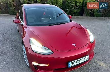 Седан Tesla Model 3 2018 в Тернополе