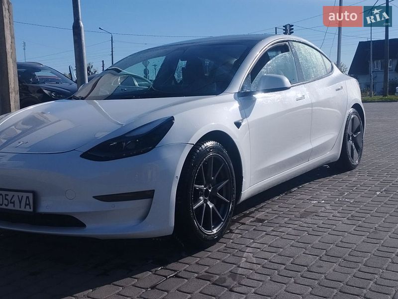 Tesla Model 3 2021