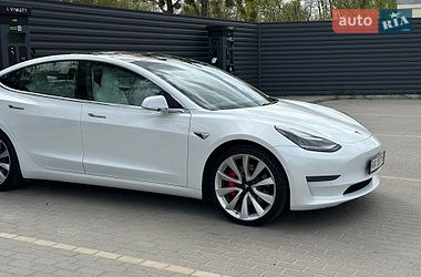 Седан Tesla Model 3 2019 в Киеве
