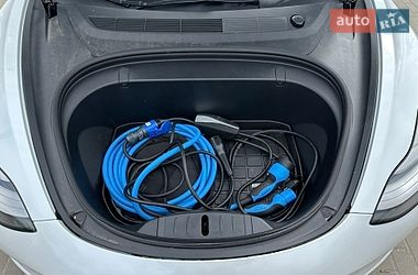 Седан Tesla Model 3 2019 в Киеве