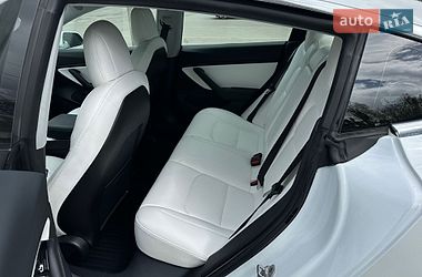 Седан Tesla Model 3 2019 в Киеве