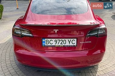 Седан Tesla Model 3 2019 в Львове