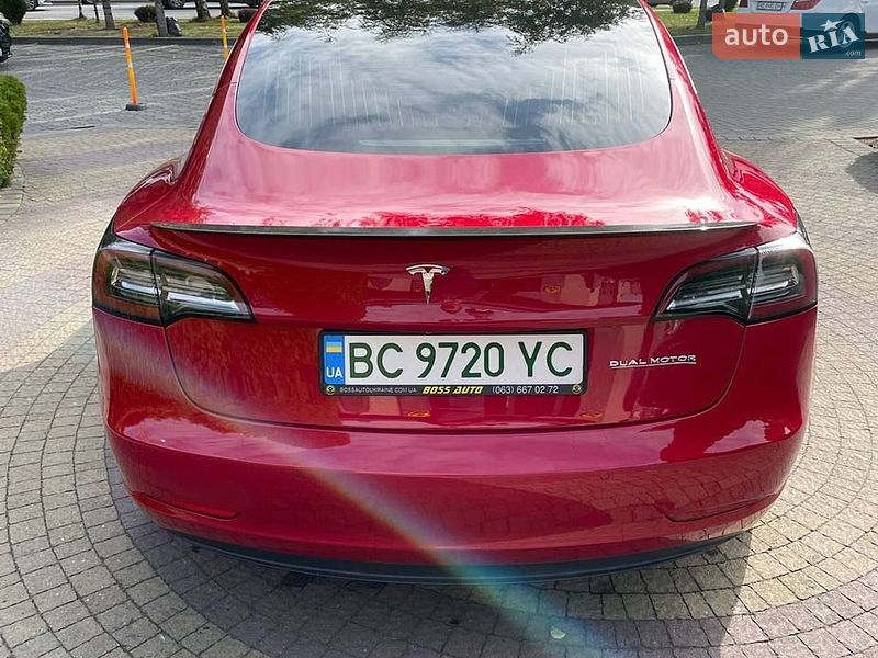 Седан Tesla Model 3 2019 в Львове