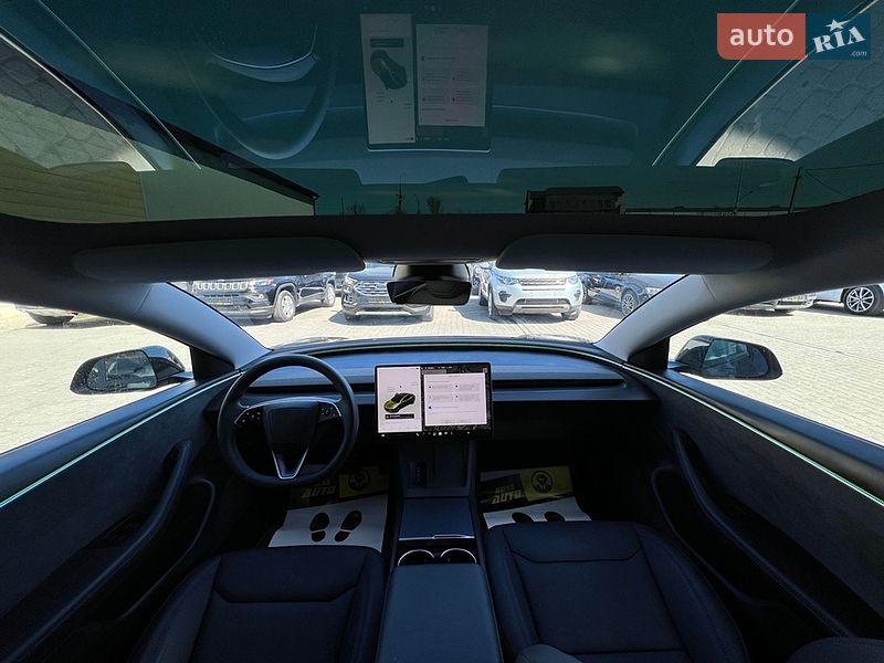 Седан Tesla Model 3 2024 в Ивано-Франковске