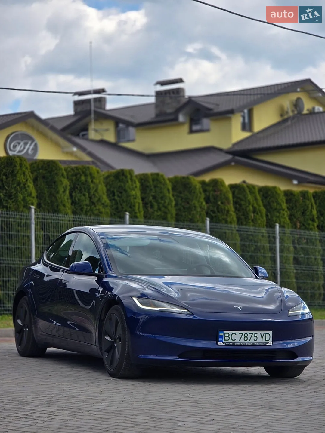 2024 Tesla Model 3 - фото 1