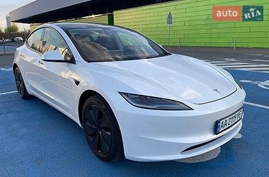 Седан Tesla Model 3 2024 в Киеве