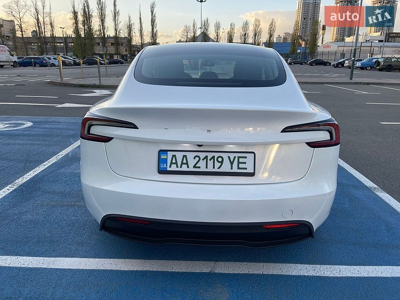 Седан Tesla Model 3 2024 в Киеве