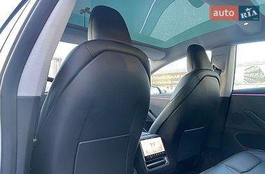 Седан Tesla Model 3 2024 в Киеве