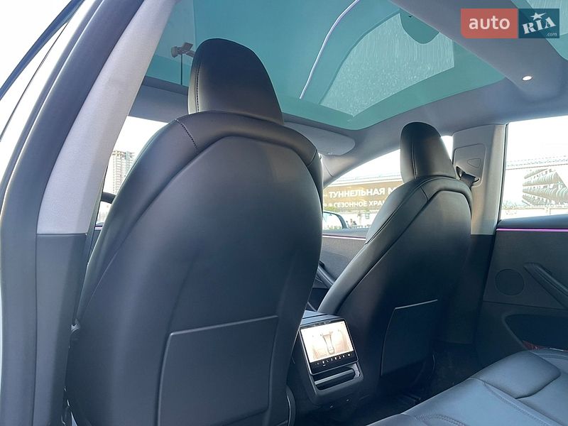 Седан Tesla Model 3 2024 в Киеве