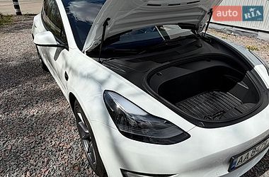 Седан Tesla Model 3 2021 в Чернигове